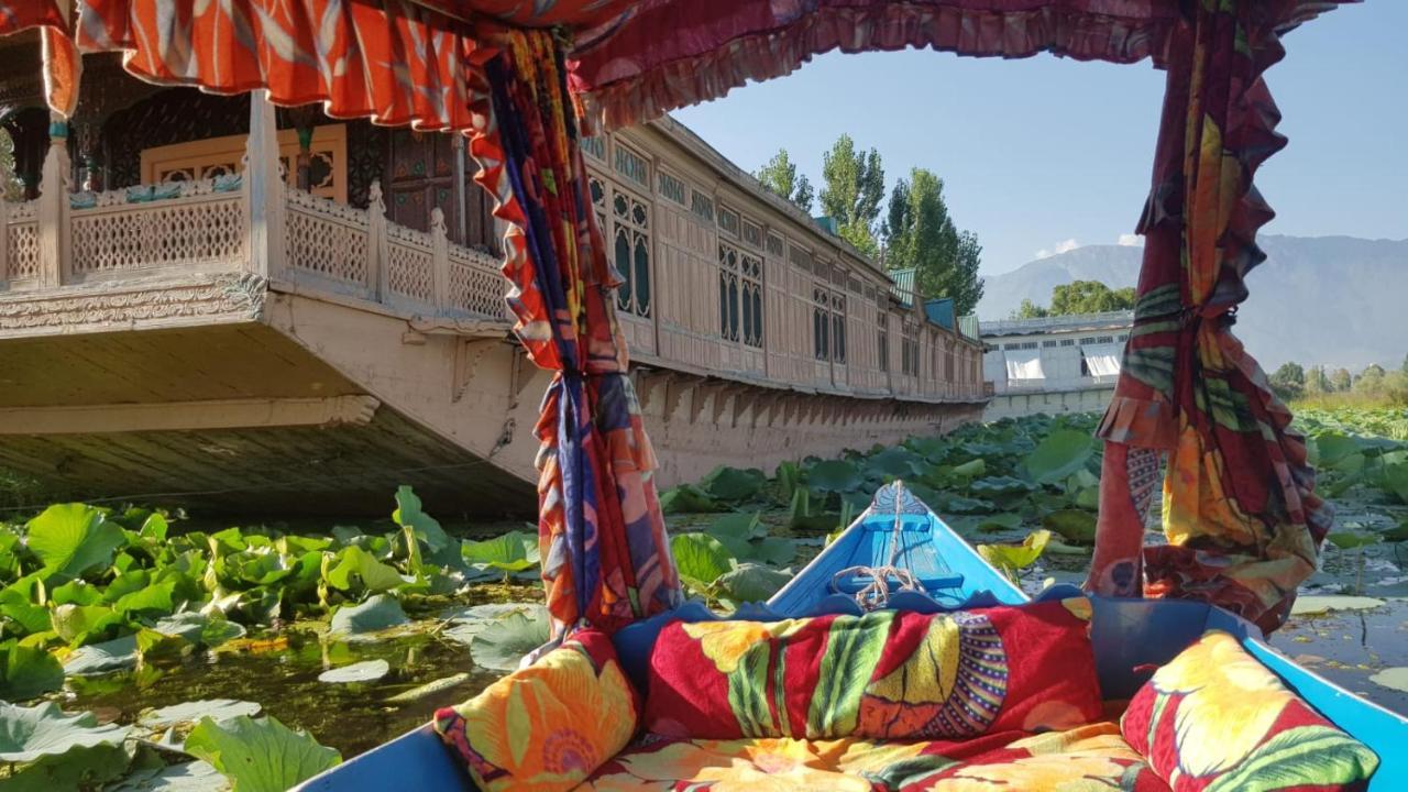 Kings Houseboats Hotel Srīnagar Exterior foto