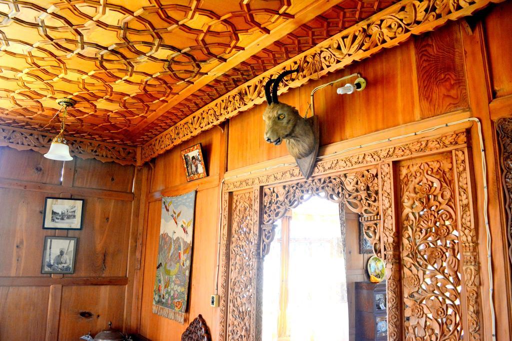 Kings Houseboats Hotel Srīnagar Exterior foto