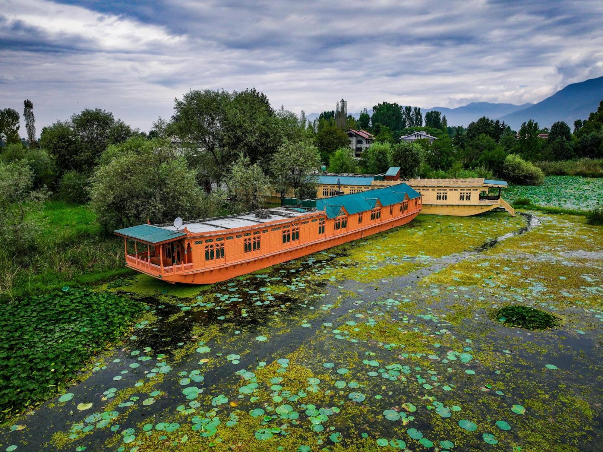 Kings Houseboats Hotel Srīnagar Exterior foto